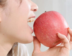 大島・東大島の歯医者、あおぞら歯科で、歯並びの悩みについての解説