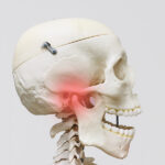 大島・東大島の歯医者、あおぞら歯科で、あごがカクカク鳴る「顎関節症」の初期症状と自宅でできる改善法を解説